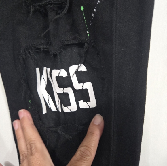 Unbranded Men's Black Distressed Jeans with Green Accents Sz 30 - Picture 3 of 10